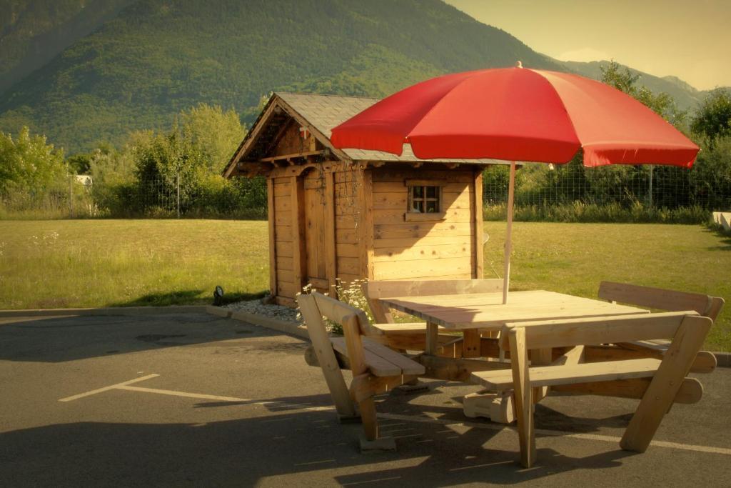 Ibis Budget Saint Jean De Maurienne Sainte-Marie-de-Cuines Exterior foto